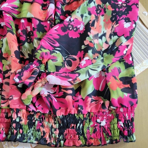 Sunny Leigh M Tropical Floral Boho Ruffle Blouse - Picture 6 of 7